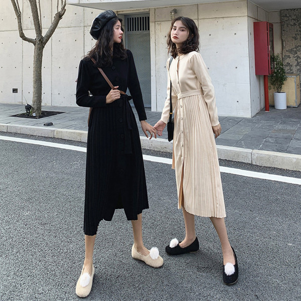 Hosszú kötött rakott ruha bézs és fekete színben