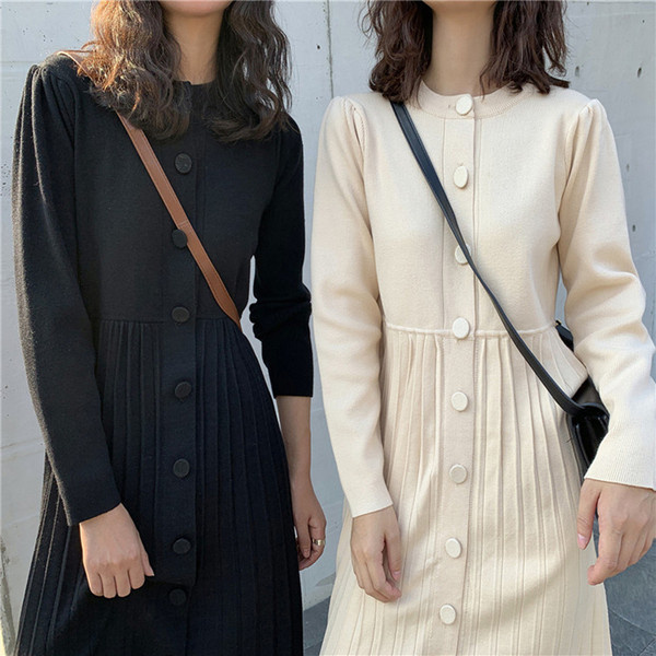 Hosszú kötött rakott ruha bézs és fekete színben