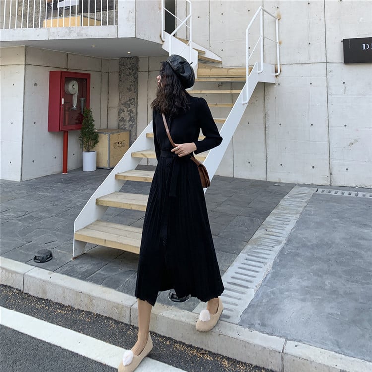 Hosszú kötött rakott ruha bézs és fekete színben