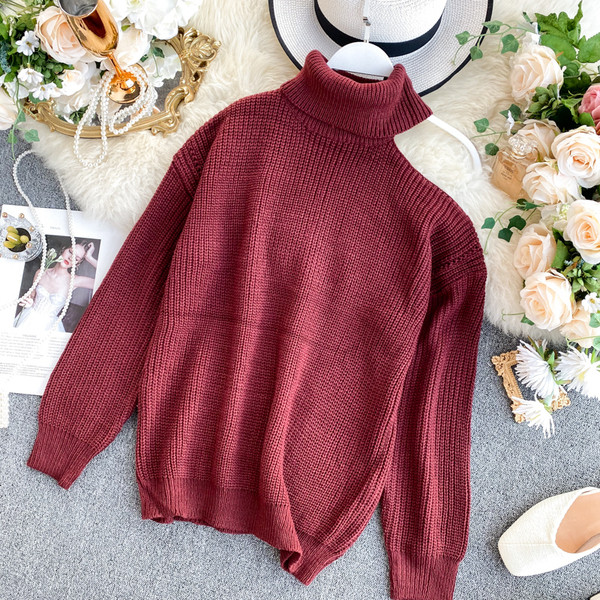 Γυναικείο πουλόβερ με ψηλό γιακά και γυμνό ώμο σε διάφορα χρώματα