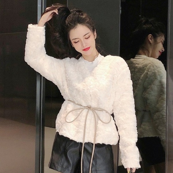 Модерно дамско късо палто с връзки в бежов и бял цвят 