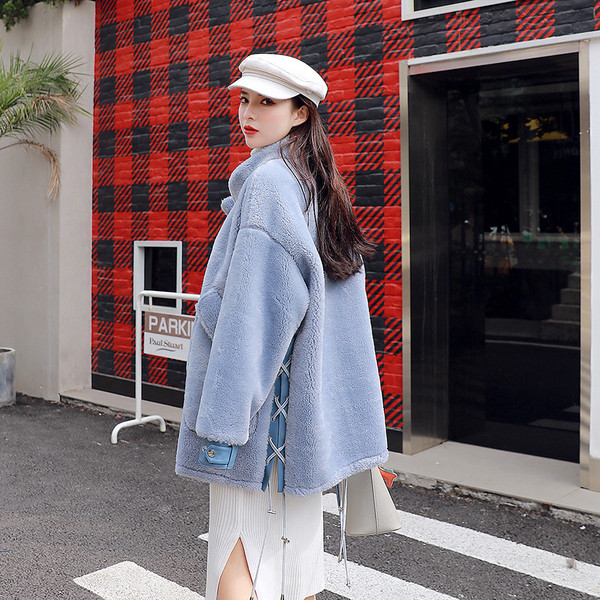 Modern női kabát zsebekkel, kék, fehér és rózsaszín színben