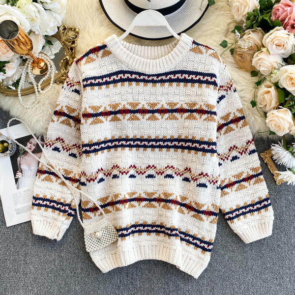 Alkalmi női pulóver ovális nyakkivágással, két színben