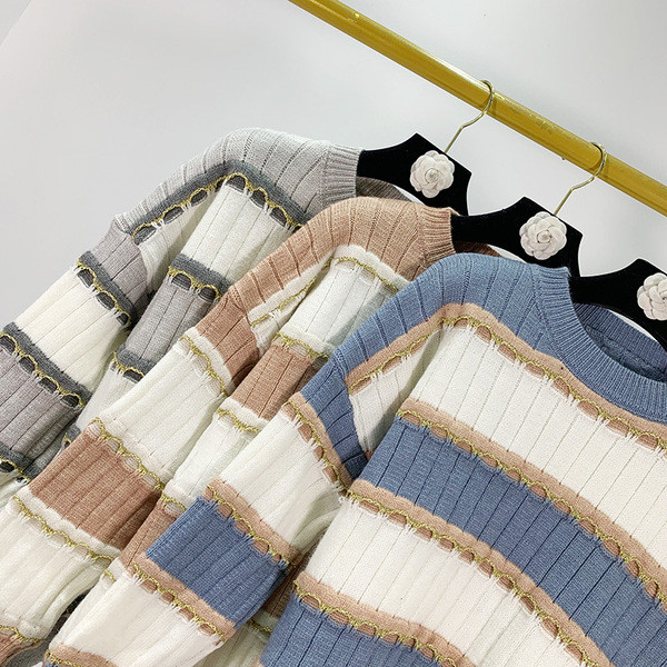 Női csíkos pulóver ovális nyakkivágással, kék, szürke és rózsaszín színekben