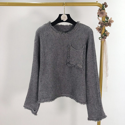 Rövid, hétköznapi pulóver zsebbel szürke, bézs, fehér és fekete színben