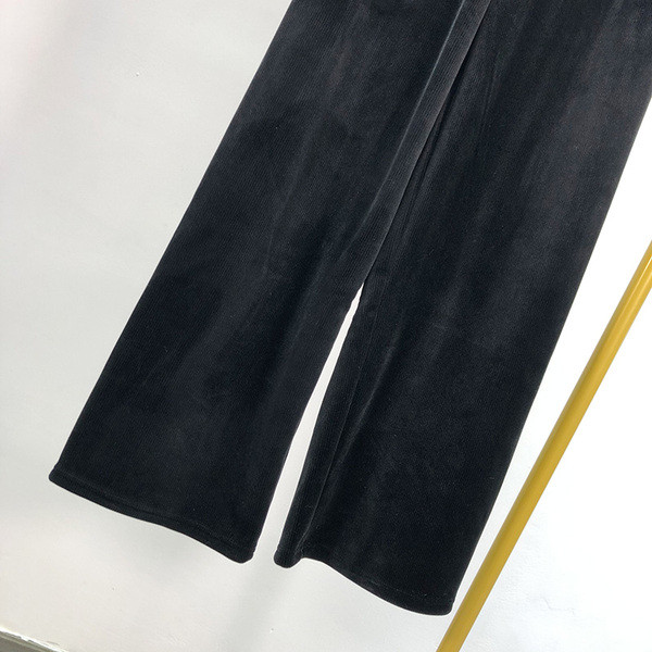 Hosszú és széles bársony nadrág elasztikus derékkal