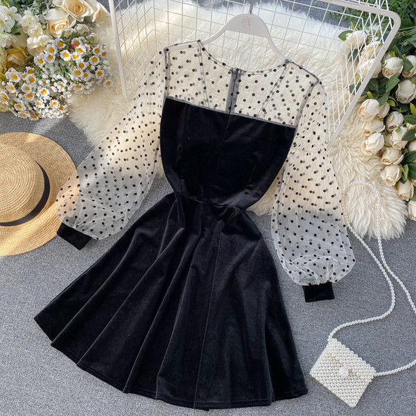 Rochie de dama eleganta din catifea cu nasturi in negru