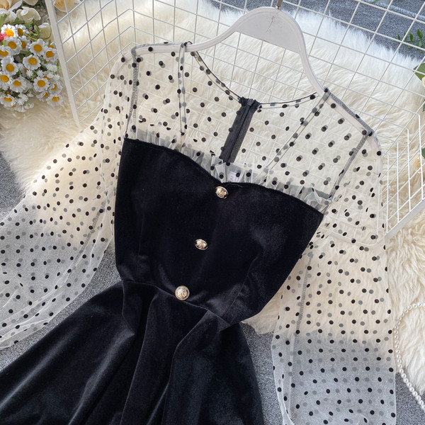 Rochie de dama eleganta din catifea cu nasturi in negru