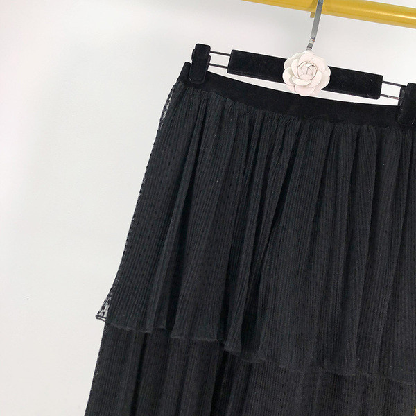 Fusta de dama croiata cu tul de culoare neagra si talie elastica