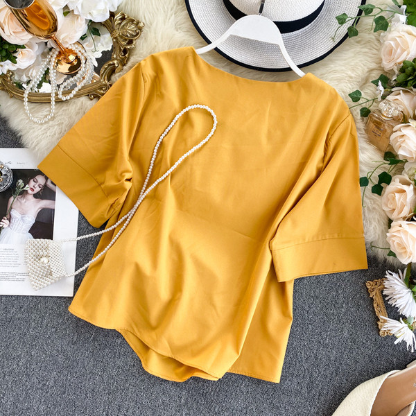 Bluza de dama moderna cu decolteu oval si panglica in mai multe culori