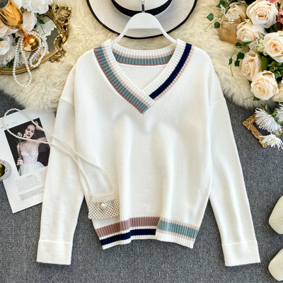 Modern női pulóver spitz nyakkivágással, három színben