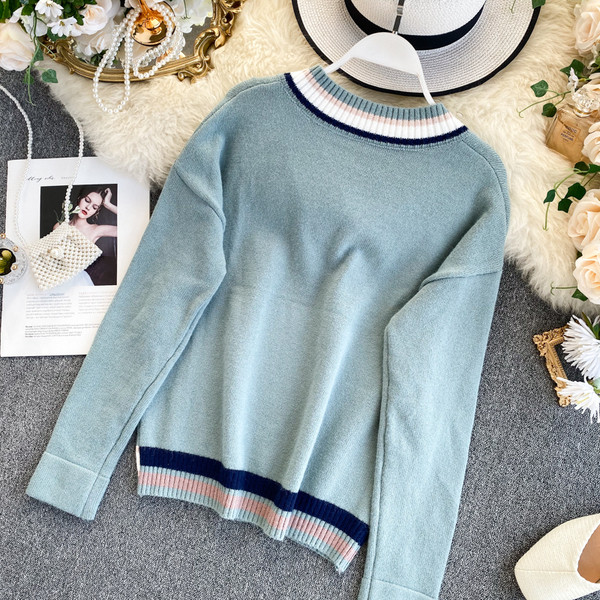 Modern női pulóver spitz nyakkivágással, három színben