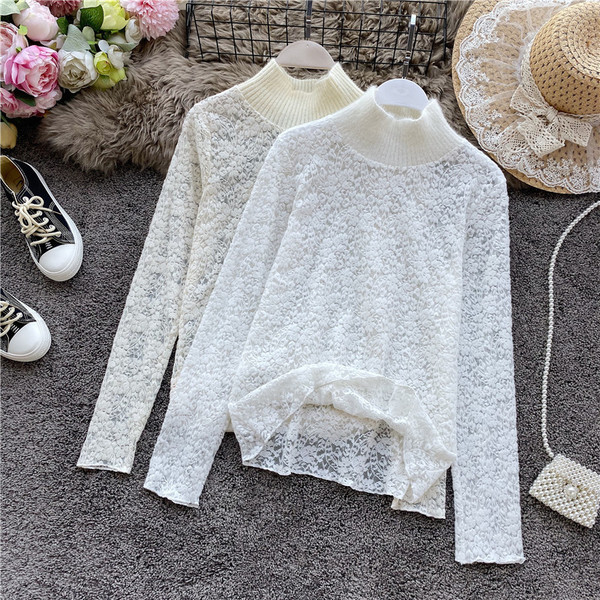 Μοντέρνα γυναικεία δαντελένια μπλούζα με μεγάλο κολάρο σε λευκό, μπεζ και μαύρο χρώμα