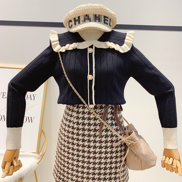 Pulover de dama modern cu guler si nasturi in mai multe culori