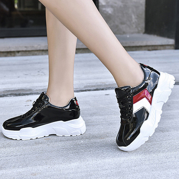 Alkalmi női tornacipő durva talppal több színben