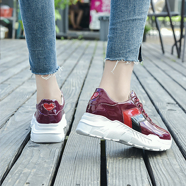 Alkalmi női tornacipő durva talppal több színben