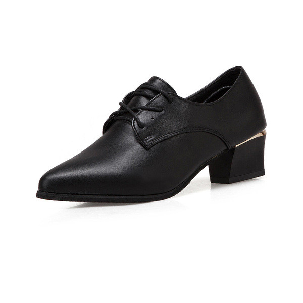 Alkalmi női bőrcipő fűzős hegyes mintával