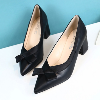 Modern női bőrcipő vastag sarkú több színben