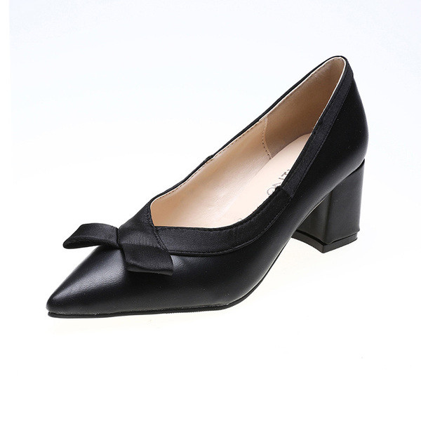 Modern női bőrcipő vastag sarkú több színben