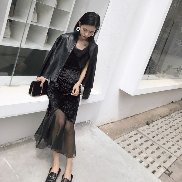 Női hosszú szabású bársony és tüll szoknya