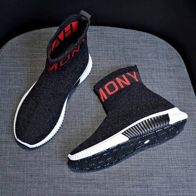 Aktuális női zokni típusú tornacipő színes feliratokkal