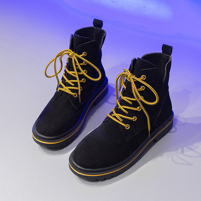 Női téli csizma színes fekete és bézs színű fűzővel