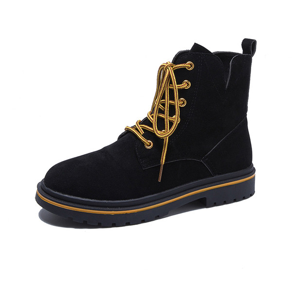 Női téli csizma színes fekete és bézs színű fűzővel