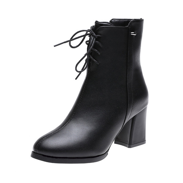 Stílusos női csizma vastag sarkú fekete és bézs színben