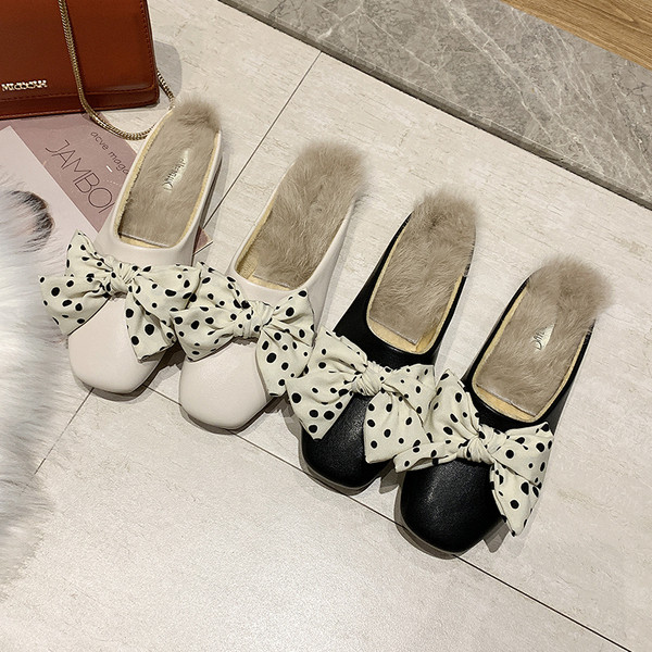 Alkalmi női cipő szalaggal és puha béléssel