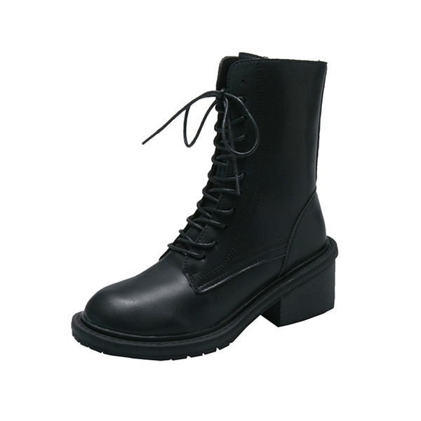 Télre is alkalmas bőr női csizma fűzővel