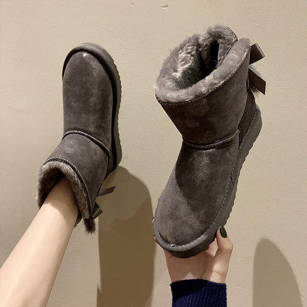 Női téli csizma lapos talppal és puha béléssel - többféle színben