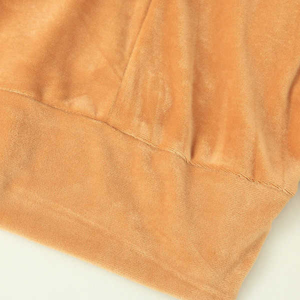 Modern női rövid blúz spitz nyakkivágással, több színben