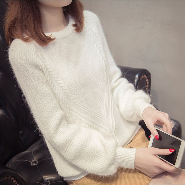 Μοντέρνο γυναικείο πουλόβερ με ωοειδές λαιμόκοψη σε διάφορα χρώματα