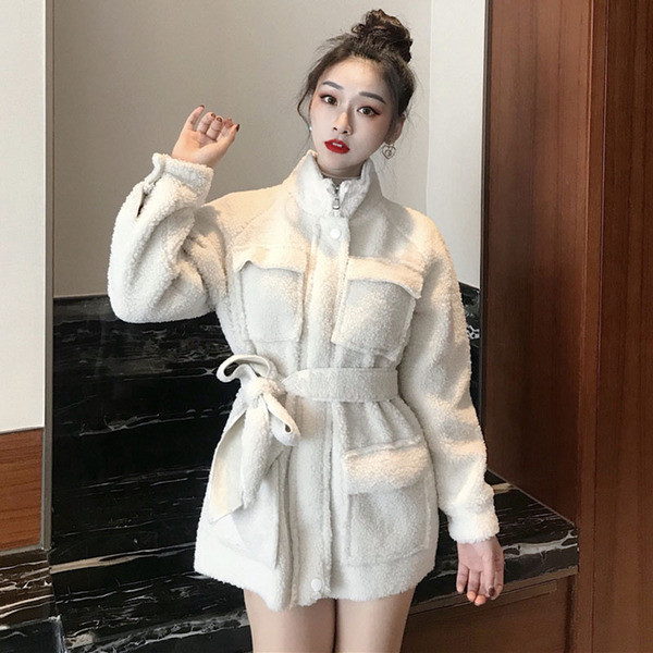 Hosszú téli pehelykabát zsebekkel, két színben