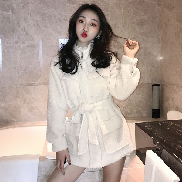 Hosszú téli pehelykabát zsebekkel, két színben