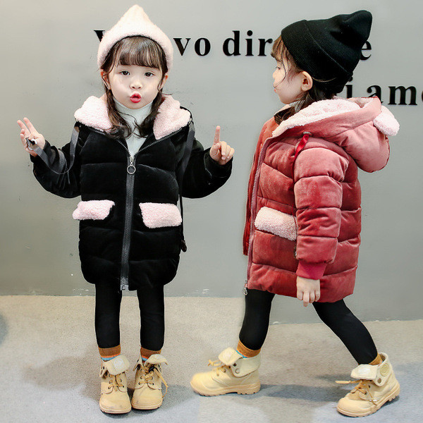 Modern gyerekkabát lányoknak fekete és rózsaszín kapucnival