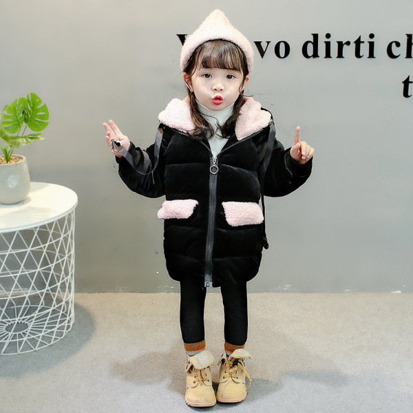 Modern gyerekkabát lányoknak fekete és rózsaszín kapucnival