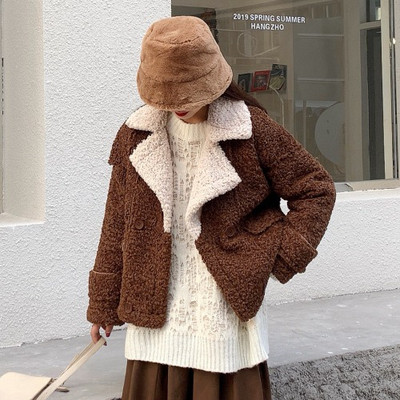 Късо широко пухено яке с копчета в розов и кафяв цвят