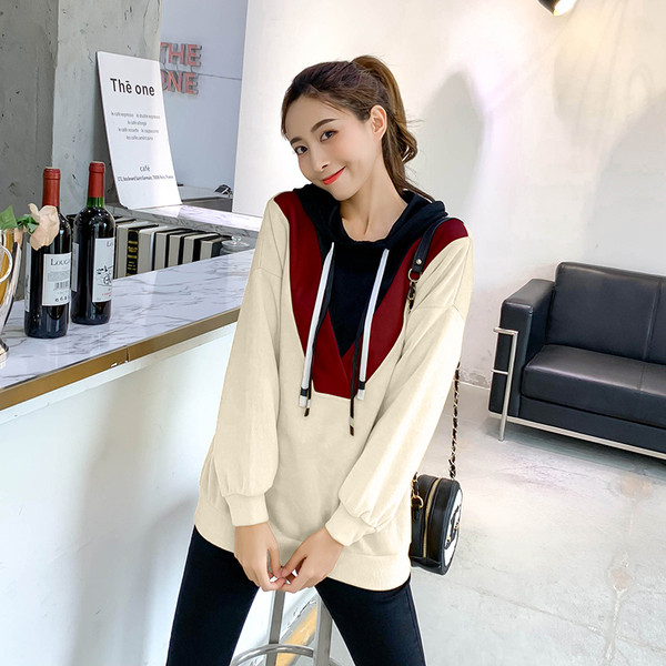 Μοντέρνο γυναικείο φούτερ με κουκούλα σε κίτρινο, λευκό και κόκκινο χρώμα