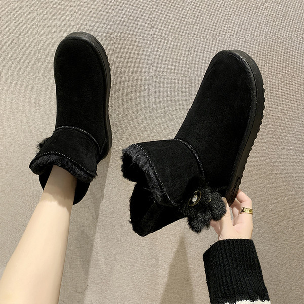 Lapos talpú női téli csizma többféle színben