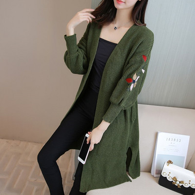 Hosszú női kötött kardigán több színben hímzéssel