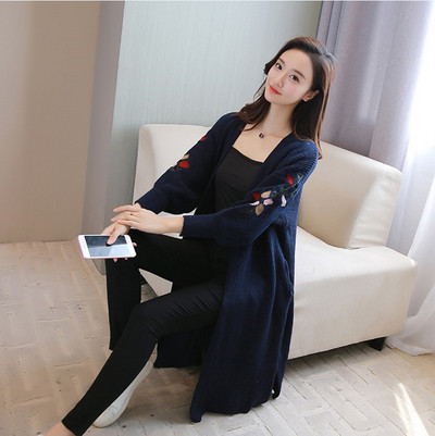 Hosszú női kötött kardigán több színben hímzéssel