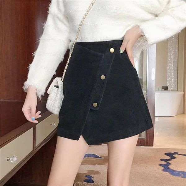 Női kordbársony aszimmetrikus szoknya gombokkal