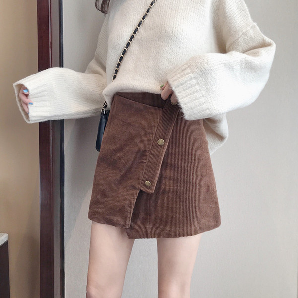 Női kordbársony aszimmetrikus szoknya gombokkal