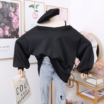 Γυναικεία μπλούζα με στρογγυλη λαιμόκοψη σε ροζ, μαύρο, κόκκινο και λευκό χρώμα - φαρδύ μοντέλο