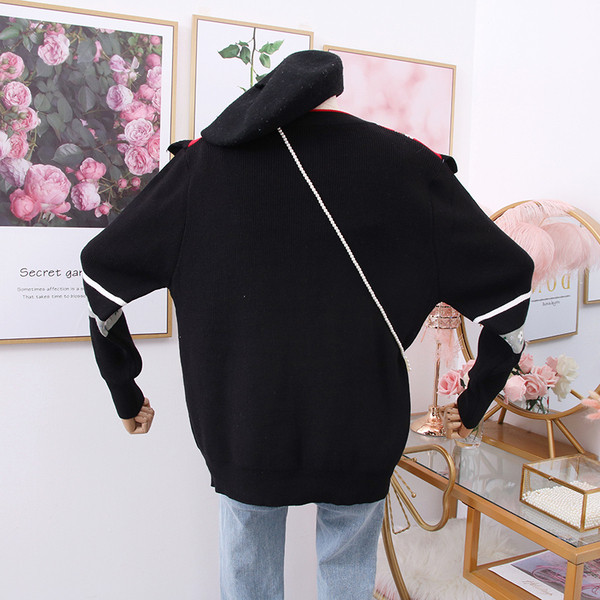 Cardigan casual de dama cu nasturi si motive florale in negru