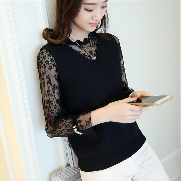 Μοντέρνο  γυναικείο πουλόβερ με δαντέλα σε λευκό, μαύρο και μπεζ χρώμα