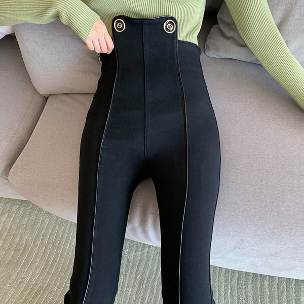 Pantaloni lungi cu talie inalta si fermoar - model montat