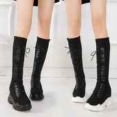 Magas talpú női csizma két színben