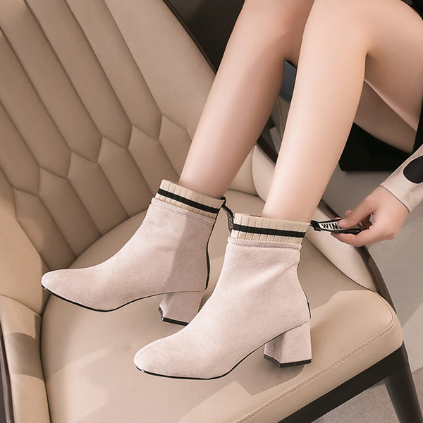 Női csizma vastag sarokkal, öko velúrból, fekete és bézs színben